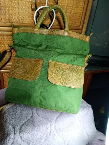 캔버스제 숄더백 그린