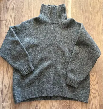 A.P.C. 차콜 그레이 터틀넥 스웨터