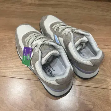 베이지/그레이 스웨이드 스니커즈