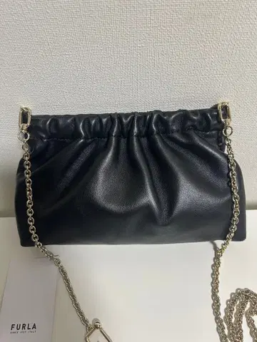 FURLA 블랙 숄더 체인 백