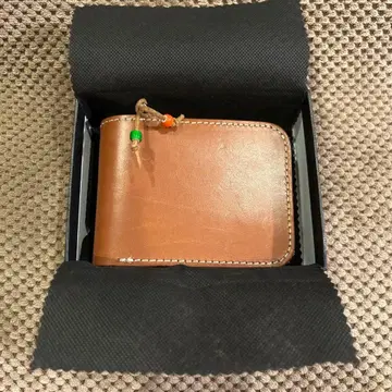 브라운 가죽 접이식 지갑