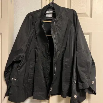 ear PAPILLONNER 블랙 자켓