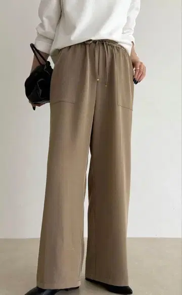 [ 택 포함 새상품 ] 프레디 에뮤 트윌 새틴 이지 팬츠