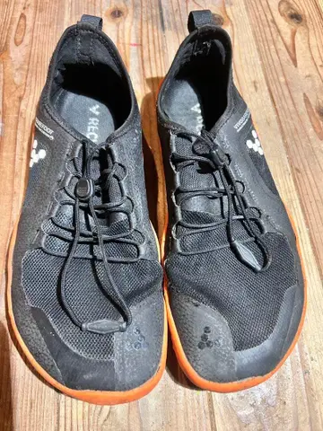 Vivobarefoot 42 트레일 러닝화 블랙/오렌지