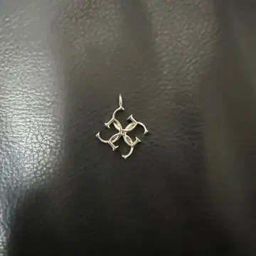 GRAiL Cross 로고 목걸이 펜던트만