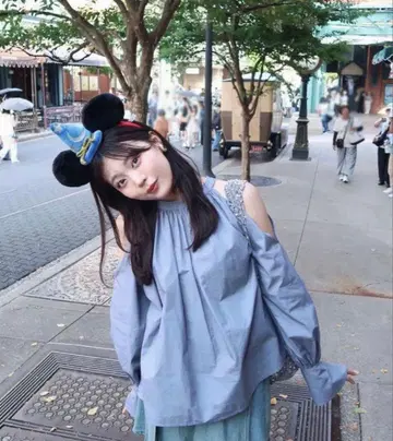 mideal 오픈 숄더 블라우스