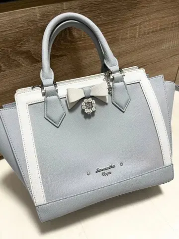 Samantha Vega 화이트 바이컬러 리본 패스 케이스 포함 백