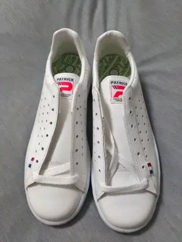 미사용 새상품 PATRICK QUEBEC 화이트 37
