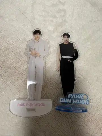 고누크 아크릴 스탠드