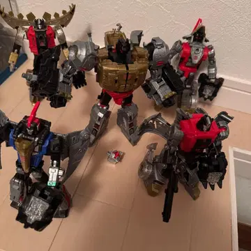 트랜스포머 파워 오브 더 프라임 5체 합체하여 볼카니카스가 됩니다