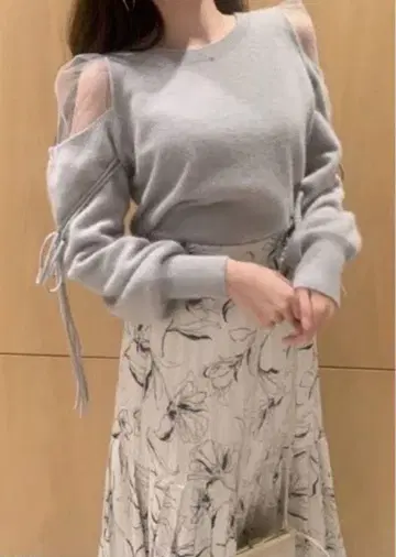 SNIDEL 시스루 숄더 니트 풀오버