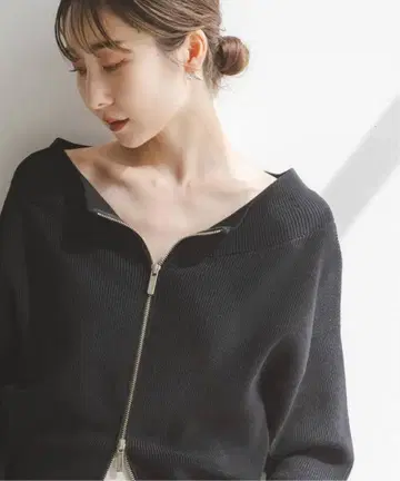 이번 시즌! noble 프론트 지퍼 보트넥 니트 블랙