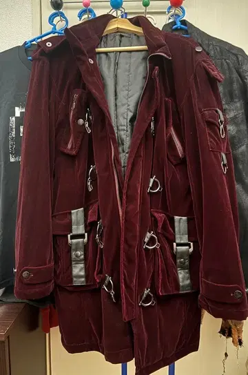 Y2K V계 벨벳 원단 모즈 코트 퍼 포함