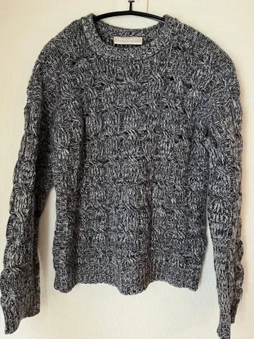 케이블 니트 긴팔 스웨터 그레이 계열