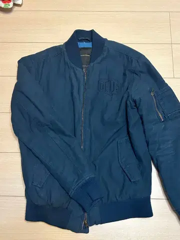 DEUS EX MACHINA 네이비 MA-1 자켓