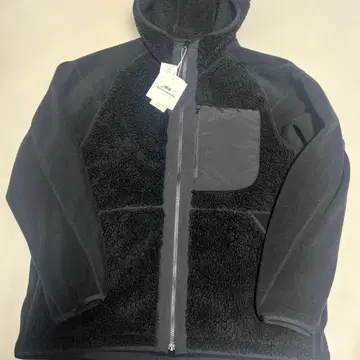 새상품 유니클로 화이트 마운티니어링 아우터