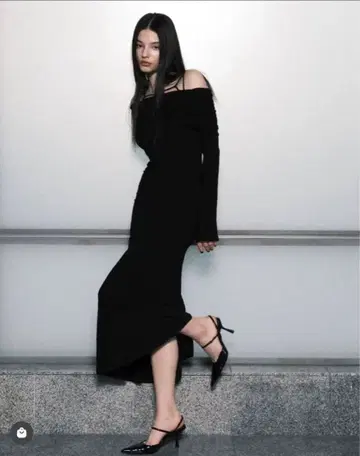 MELT THE LADY 스트랩 오프숄더 원피스 블랙