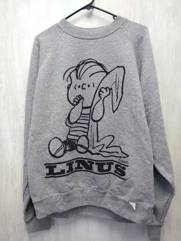 sportswear 라이너스 맨투맨