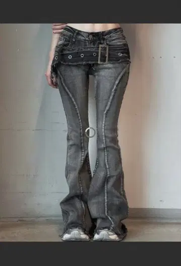 벨트라인 플레어 데님