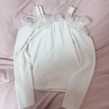 에블린 비쥬 오프숄더 TP 화이트