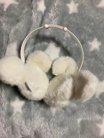 화이트 퍼 귀도리