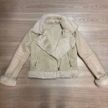 LIP SERVICE 화이트 베이지 무스탕 코트