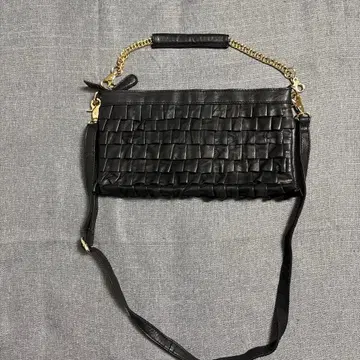 [ 새상품급 ] ROSEBUD 블랙 가죽 프릴 숄더백