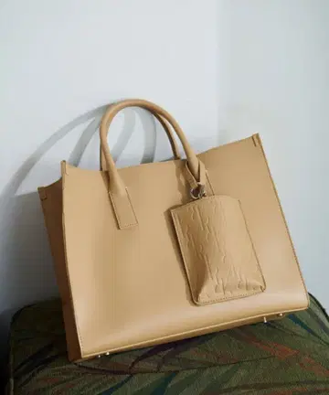 베이지 토트백 탈부착 파우치 포함