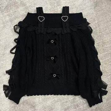 LIZLISA 하트 버클 프릴 오프숄더 니트 스웨터 블랙