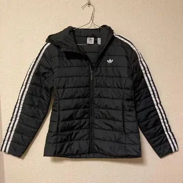 가격 인하. adidas 후드 부착 블랙 다운 자켓