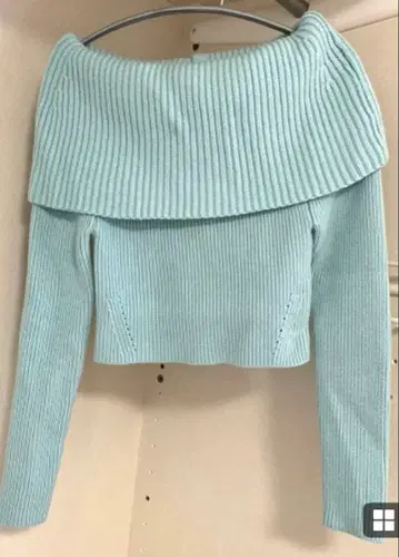 스나이델 오프숄더 니트 페퍼민트 그린 인기 완판템