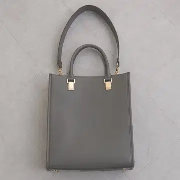 극장 관람 백 III 흑먹색