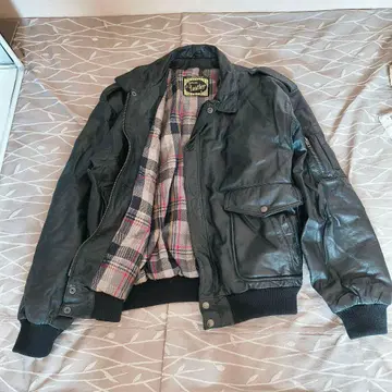 블랙 가죽 봄버 자켓 M 사이즈 상당 짧은 기장 빈티지