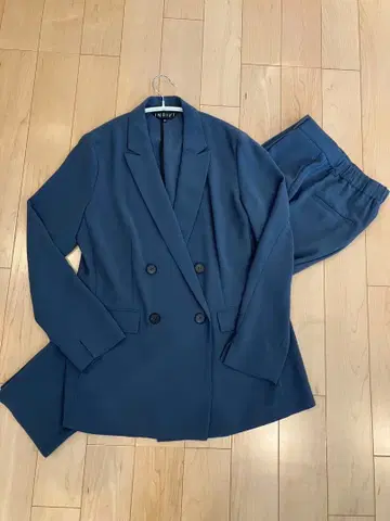 INDIVI 다크 블루 수트 셋업 40