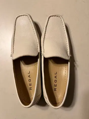 새상품급! REGAL 화이트 가죽 로퍼