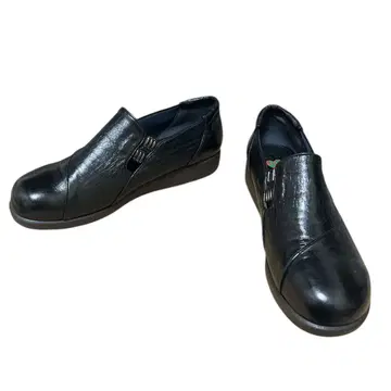 GOLDEN FOOT 골든풋 블랙 가죽 펌프스 24cm