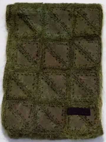 ANNA SUI 올리브 그린 퀼팅 머플러