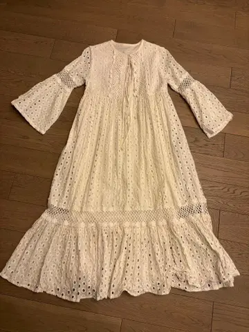 Freada 화이트 롱 원피스 프릭스스토어