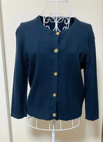 ESCADA 에스카다 슈링크 가디건 골드 버튼 사이즈 L