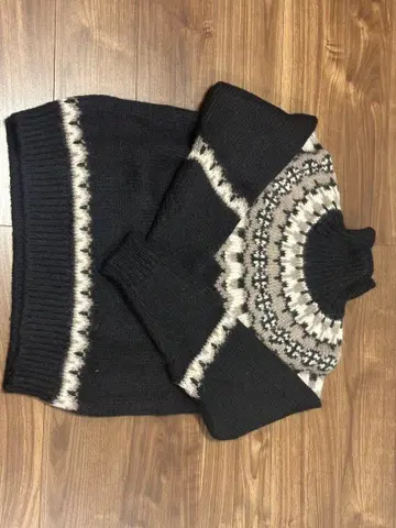 바토너 노르딕 모헤어 니트