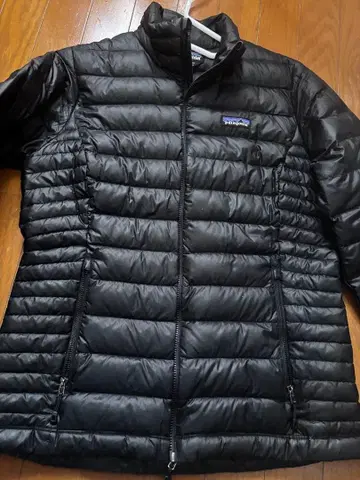 유익합니다 patagonia 블랙 다운 자켓 M 사이즈입니다