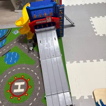 토미카 슬라이더 파킹 50