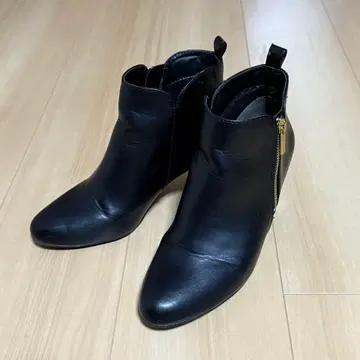 블랙 지퍼 부티