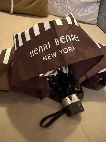 미사용 새상품 레어 Henri Bendel 접이식 우산