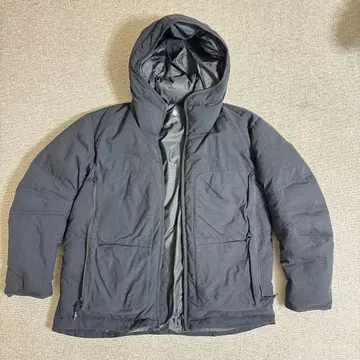 DESCENT 블랙 후드 부착 다운 자켓