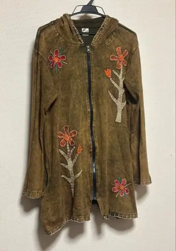 꽃무늬 자수 후드 부착 아우터