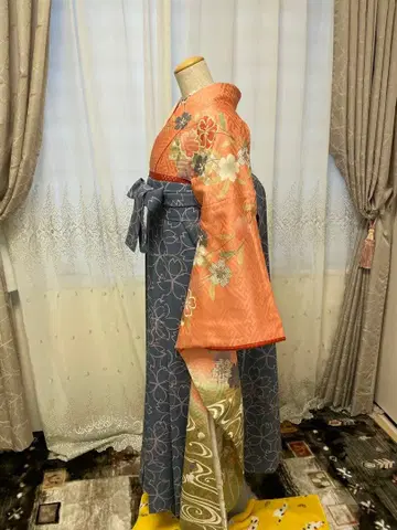 오렌지와 파랑 꽃무늬 이중 하카마