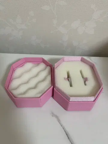 스와로브스키 SWAROVSKI 후프 귀걸이