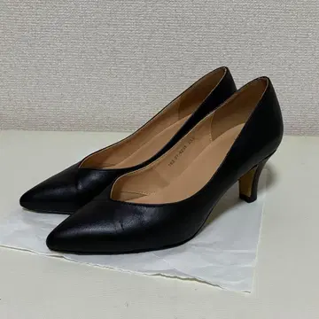 Fin 펌프스 블랙