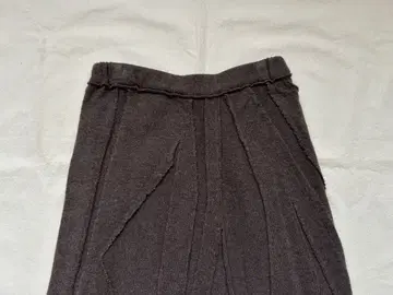 요건 레일 울 A라인 스커트